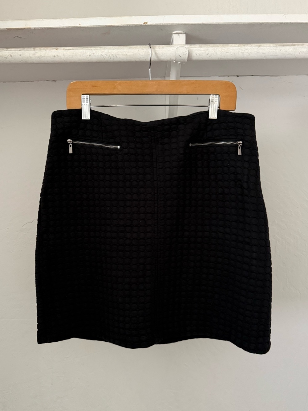 Bundle 3 for 50% off Laundry Shelli Segal Textured Knit Black Mini Skirt